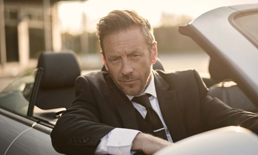 PROFESSIONAL ACTOR & MODEL SIMON BOND: HOW I LAUNCHED MY CAREER